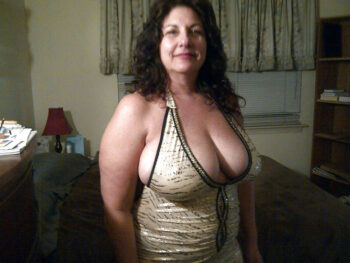 Maîtresse expérimentée cherche soumis docile pour jeux intenses rencontre-Cougar-La Seyne-sur-Mer